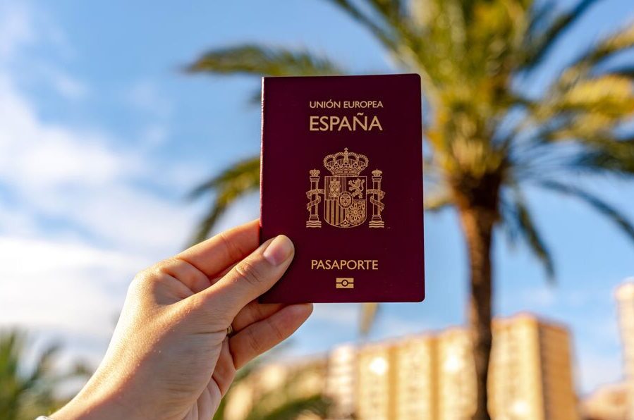 Benefits-of-the-Spanish-Golden-Visa-in-Spain-1080x600